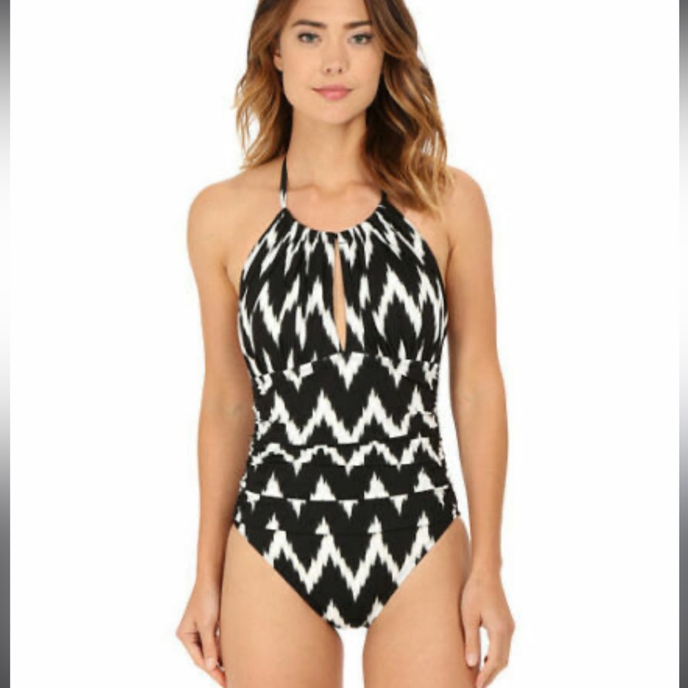 La Blanca Chevron Keyhole 1 Piece Bathing Suit
